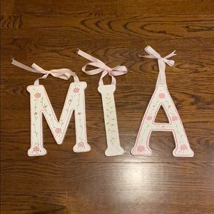 Hanging Painted letters “Mia”